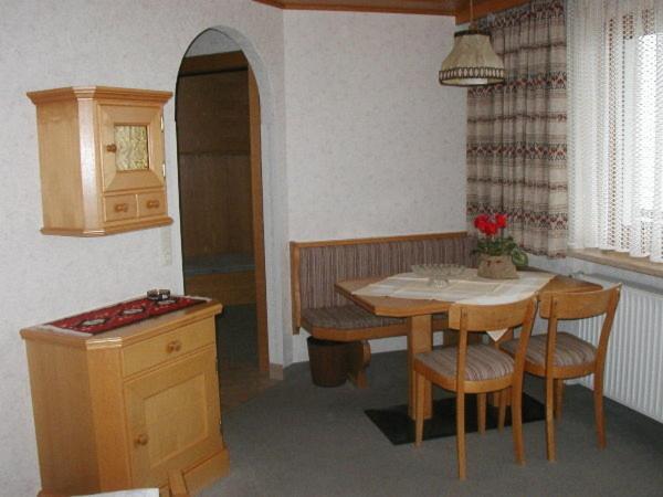 Tanneck Garni Apartment Berwang Room photo